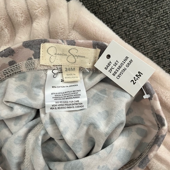 24month outfit set - Picture 2 of 3